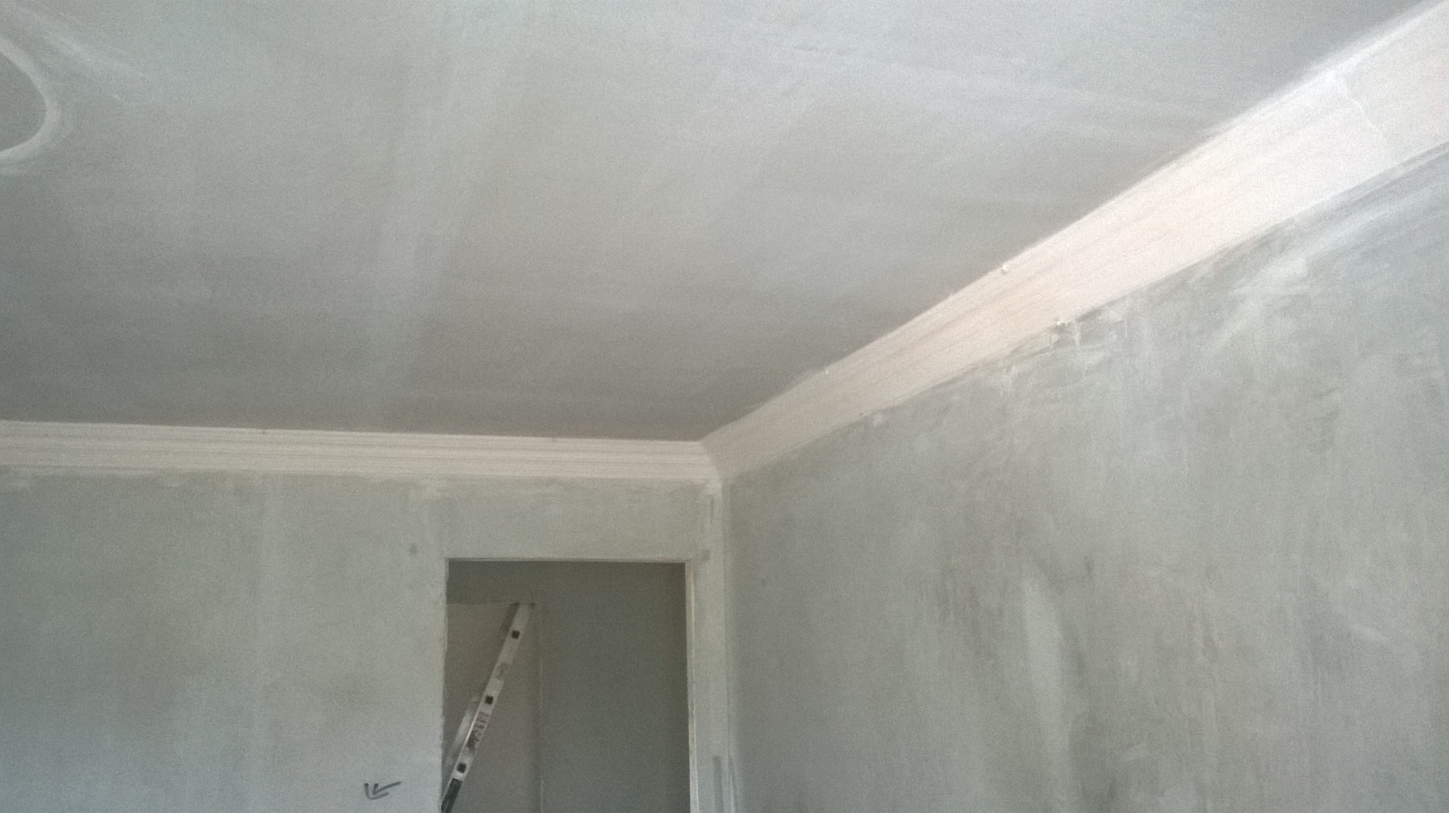 Read more about the article The Ultimate Guide to Coving and Cornice Everything You Need to Know